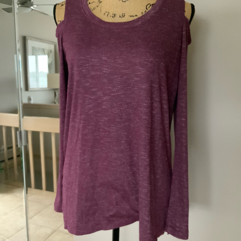 Brand New With Tags!  Matty M Cold Shoulder Tunic Top Size Small
